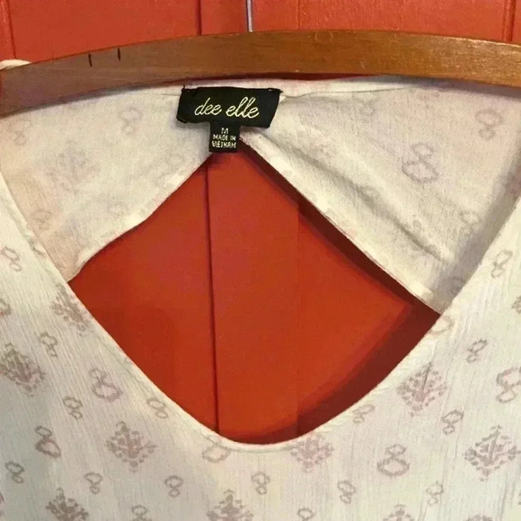 Dee Elle long sleeve open back shirt - Picture 3 of 6